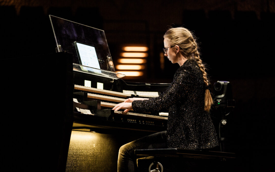 Anna Lapwood at the Elbphilharmonie